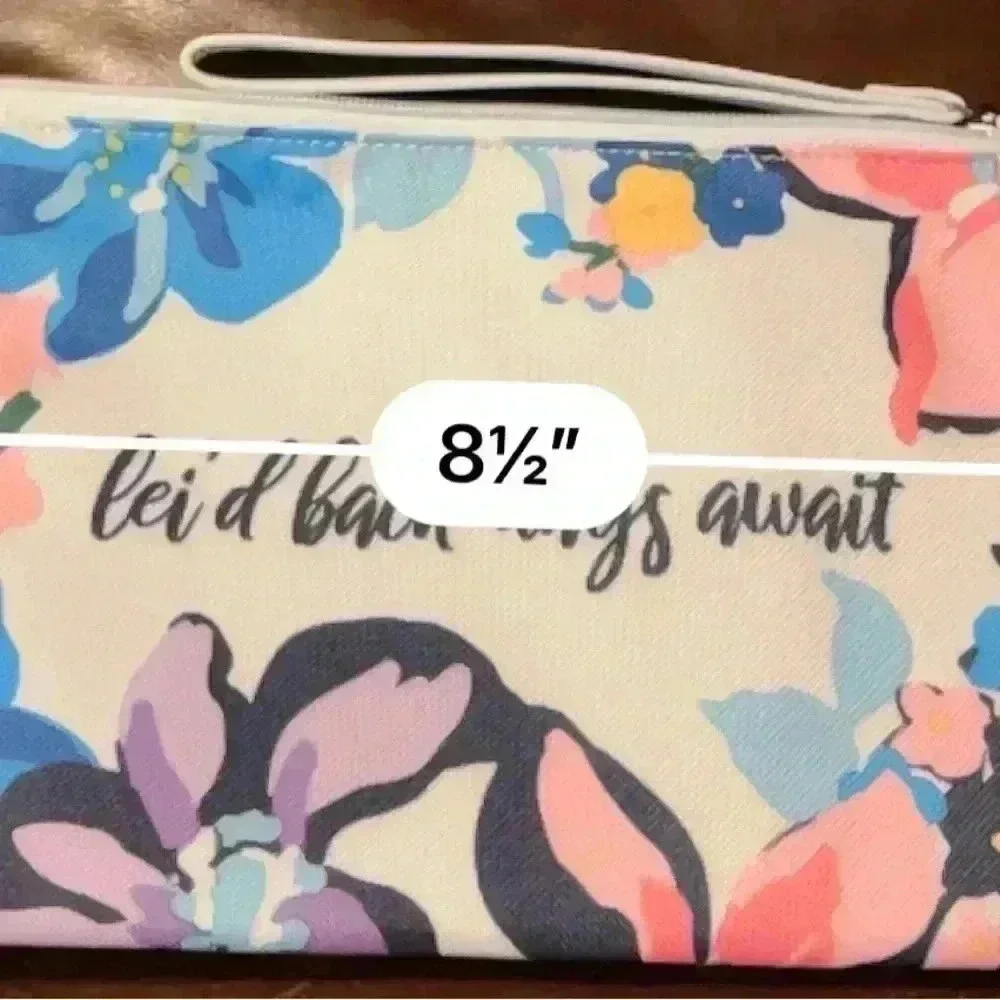 🆕 VERA BRADLEY Laid Back Days Await WRISTLET NWT